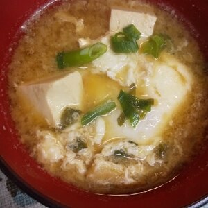 豆腐と卵のお味噌汁